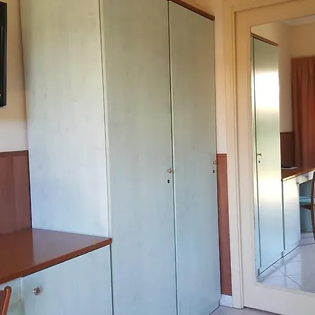 Laurence Otel 3*